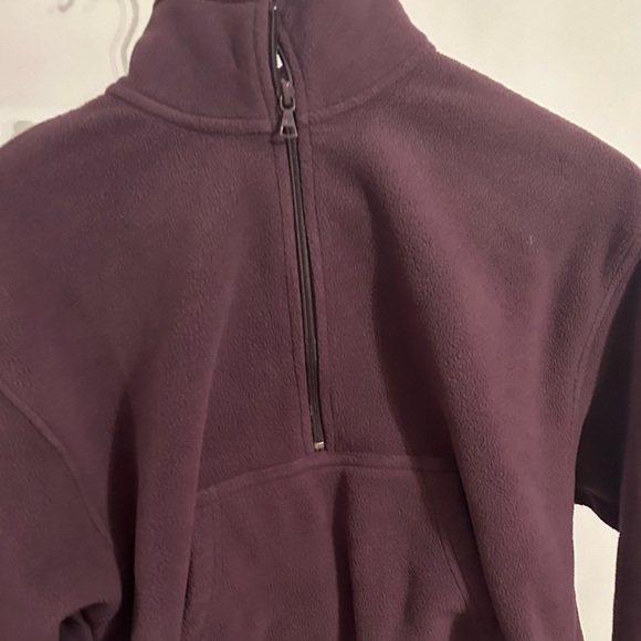 TNA polar fleece crop. - Picture 1 of 3